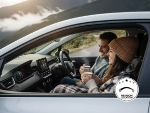 location-voiture-reunion-couple-avec-chocolat-chaud