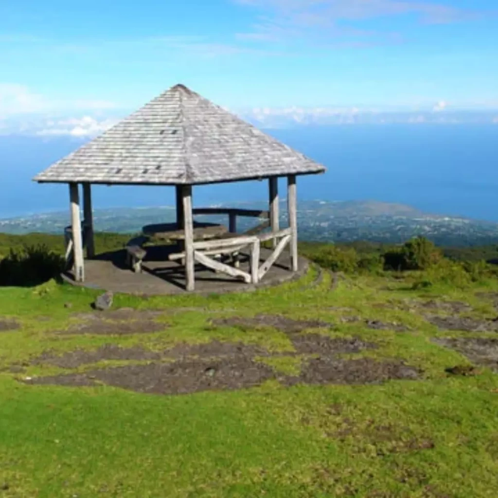 Voiture de location au Maïdo pour explorer les hauteurs de La Réunion