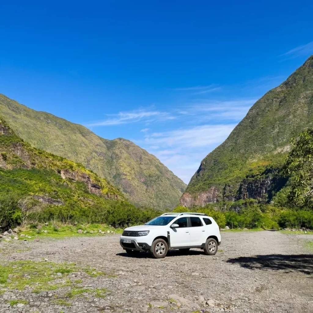 Voiture de location pour découvrir le cirque de Mafate à La Réunion
