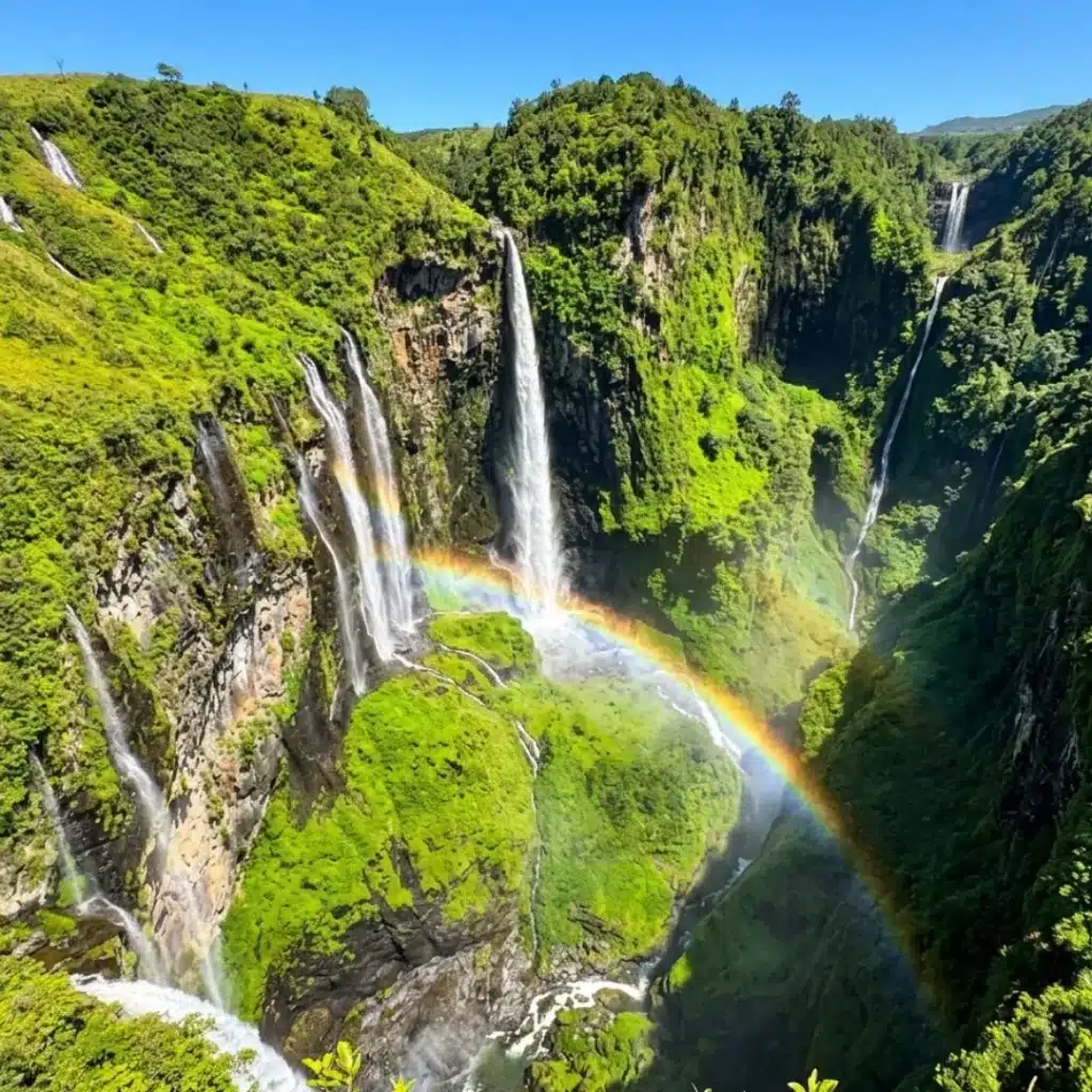 Voiture de location à Salazie pour explorer les paysages verdoyants de La Réunion